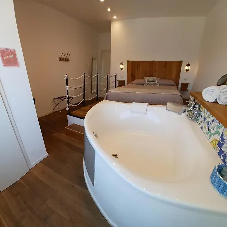 106 Maison De Charme Bed & Breakfast