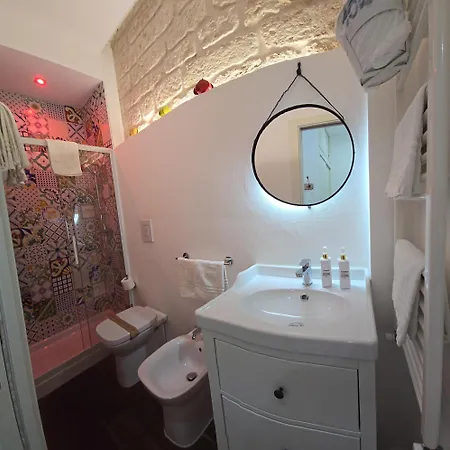 106 Maison De Charme Bed & Breakfast 4*