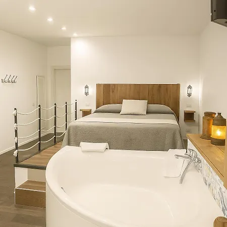 Couette-café 106 Maison De Charme Mola di Bari