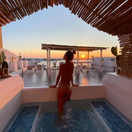 106 Maison De Charme 4*
