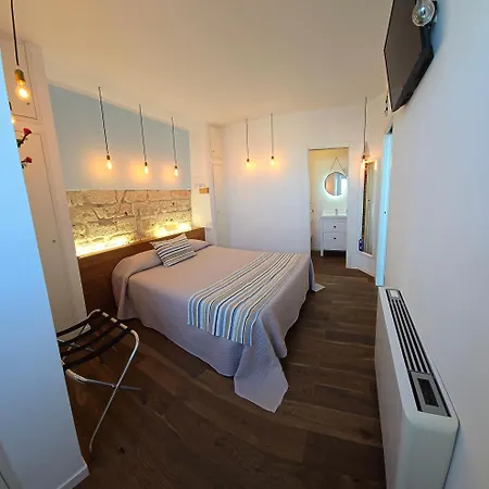 106 Maison De Charme Bed and breakfast 4*