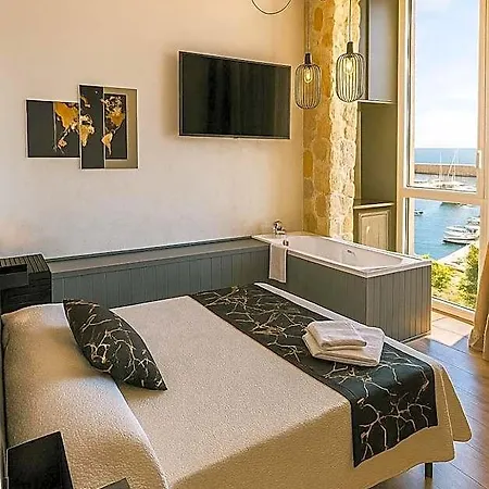 106 Maison De Charme 4*